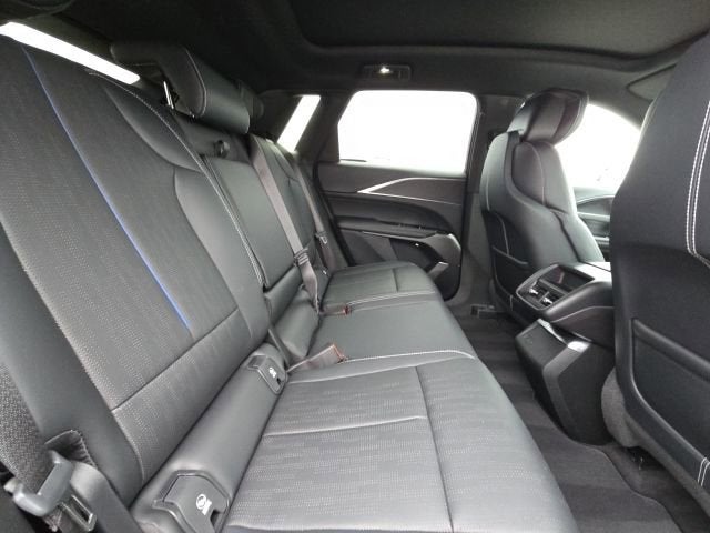 2024 Cadillac LYRIQ Luxury 1