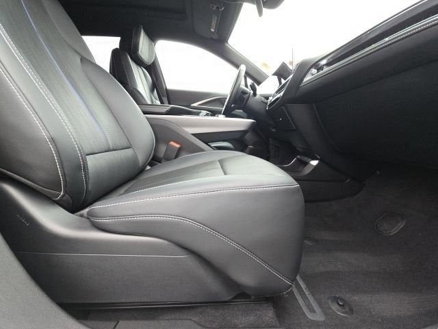 2024 Cadillac LYRIQ Luxury 1