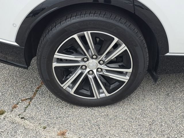 2024 Cadillac LYRIQ Luxury 1