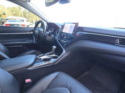 2022 Toyota Camry Hybrid XLE