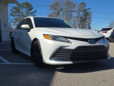 2022 Toyota Camry Hybrid XLE