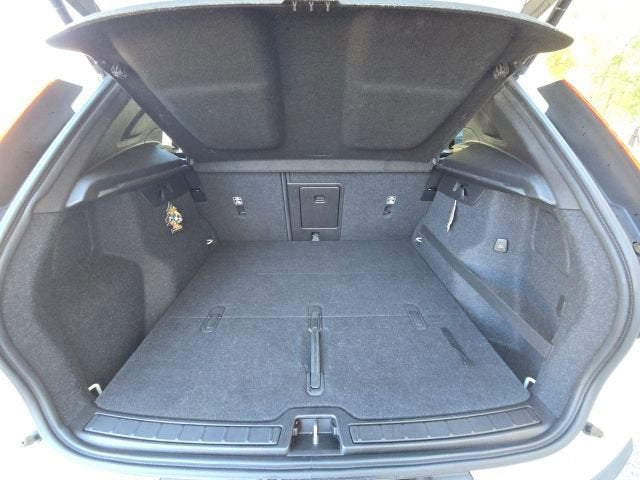 2020 Volvo XC40 Momentum