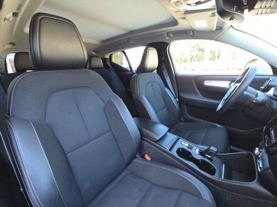 2020 Volvo XC40 Momentum