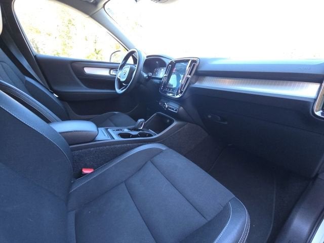 2020 Volvo XC40 Momentum