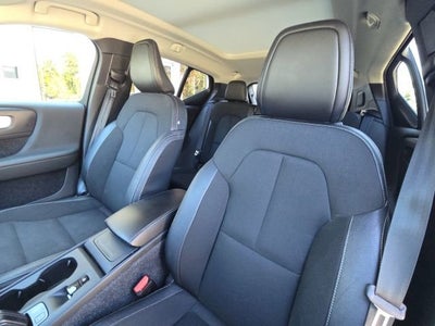 2020 Volvo XC40 Momentum
