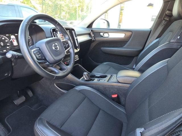 2020 Volvo XC40 Momentum