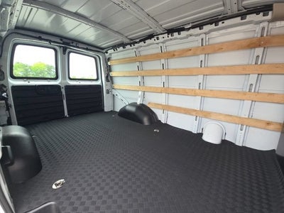 2025 Chevrolet Express Cargo WT