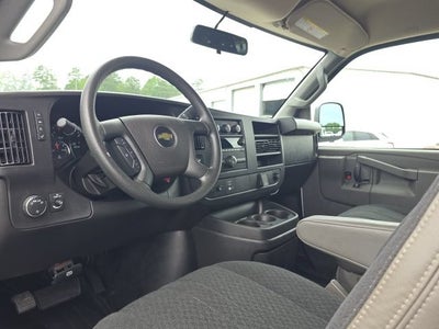 2025 Chevrolet Express Cargo WT