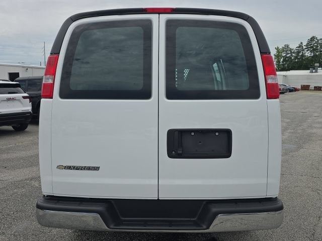 2025 Chevrolet Express Cargo WT
