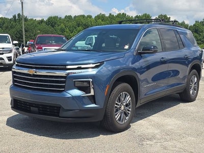 2025 Chevrolet Traverse LT