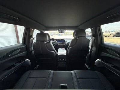 2025 Cadillac LYRIQ Luxury 2