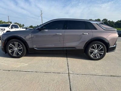 2025 Cadillac LYRIQ Luxury 2