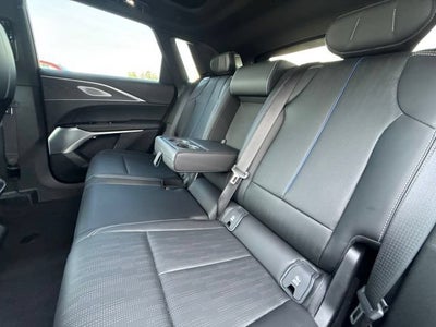 2025 Cadillac LYRIQ Luxury 2