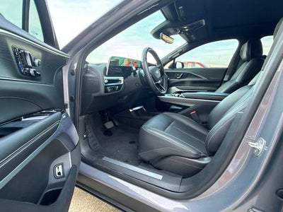 2025 Cadillac LYRIQ Luxury 2