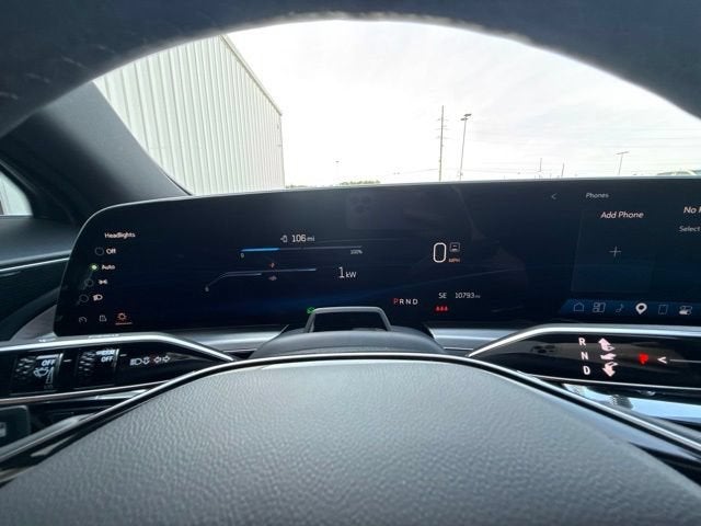2025 Cadillac LYRIQ Luxury 2