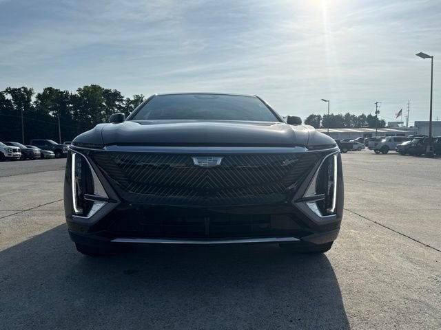 2025 Cadillac LYRIQ Luxury 2