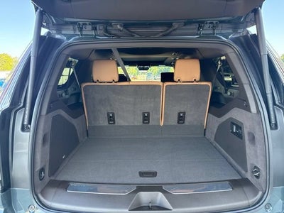 2025 Cadillac Escalade ESV Premium Luxury