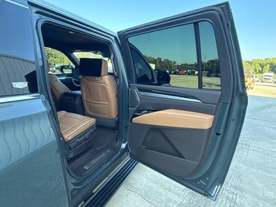 2025 Cadillac Escalade ESV Premium Luxury