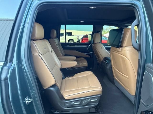 2025 Cadillac Escalade ESV Premium Luxury