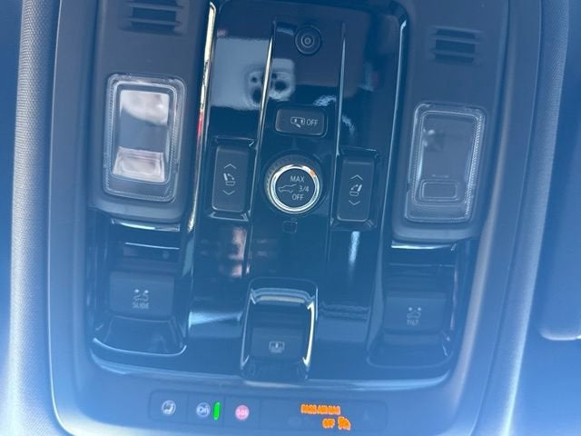 2025 Cadillac Escalade ESV Premium Luxury
