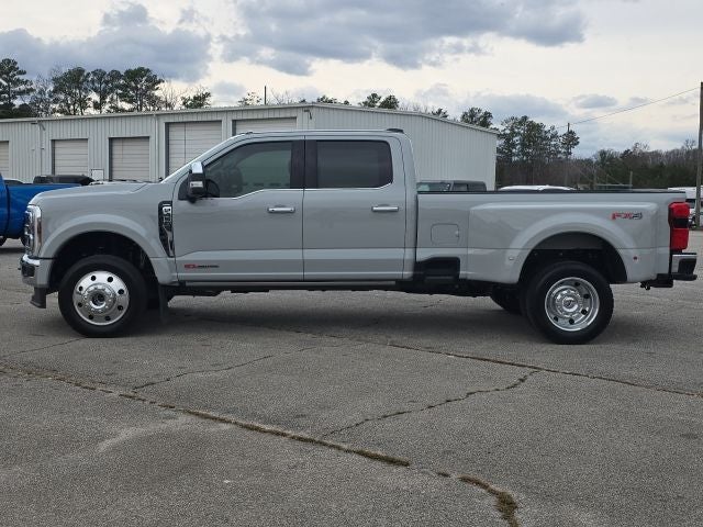 2025 Ford F-450SD Lariat DRW