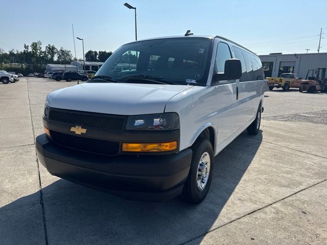 2025 Chevrolet Express 3500 LS Passenger