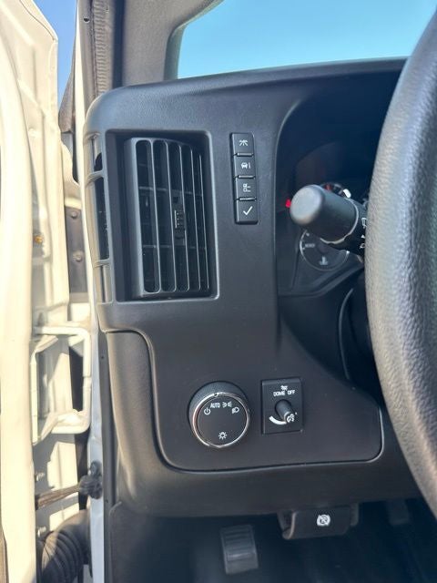 2025 Chevrolet Express 3500 LS Passenger