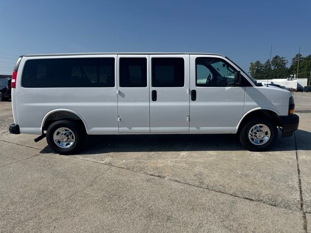 2025 Chevrolet Express 3500 LS Passenger