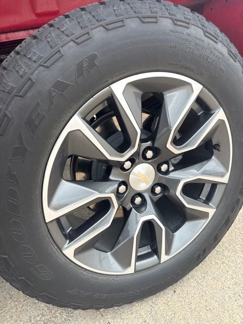 2024 Chevrolet Silverado 1500 LT LT1