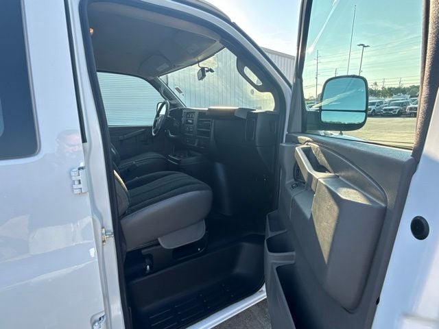 2025 Chevrolet Express 2500 Work Van Cargo