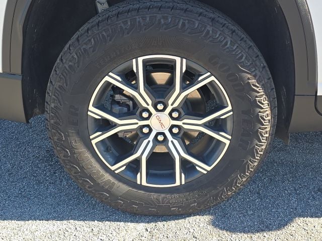 2024 GMC Acadia AT4