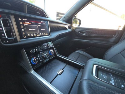 2023 GMC Yukon XL Denali