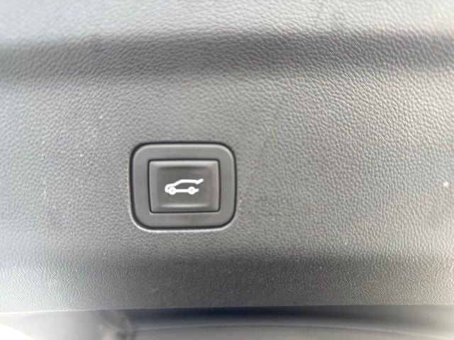 2025 GMC Yukon XL AT4