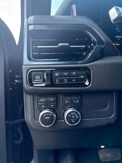 2025 GMC Yukon XL AT4
