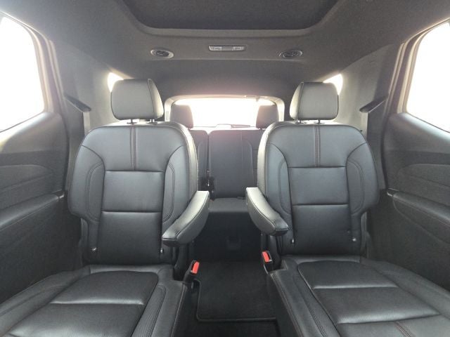 2023 Chevrolet Traverse Base