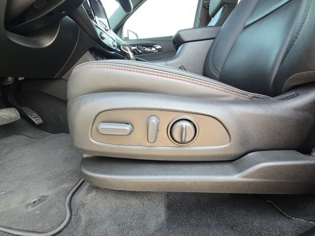 2023 Chevrolet Traverse Base