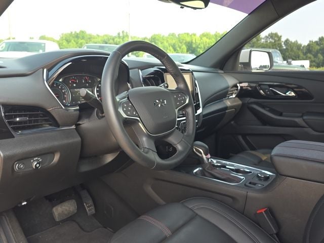 2023 Chevrolet Traverse Base