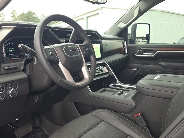 2025 GMC Sierra 2500HD Denali