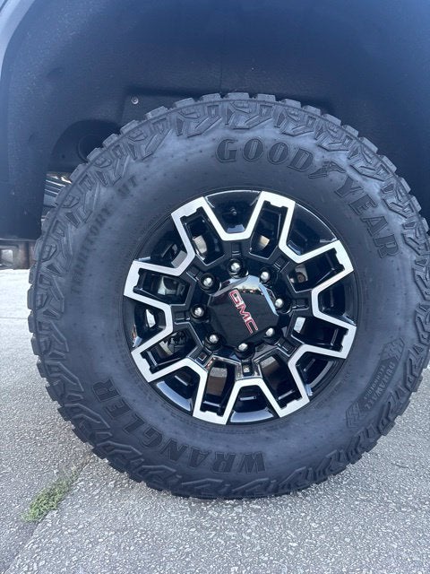 2025 GMC Sierra 2500HD AT4X