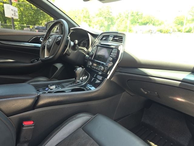 2020 Nissan Maxima SR