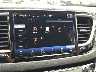 2022 Chrysler Pacifica Touring L