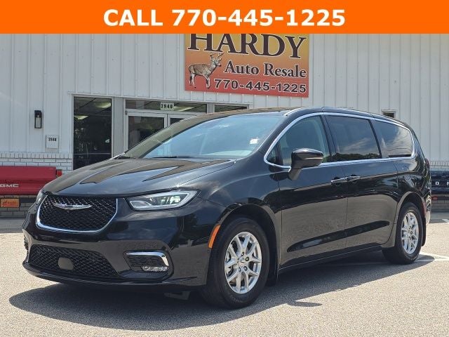 2023 Chrysler Pacifica Touring L's photo
