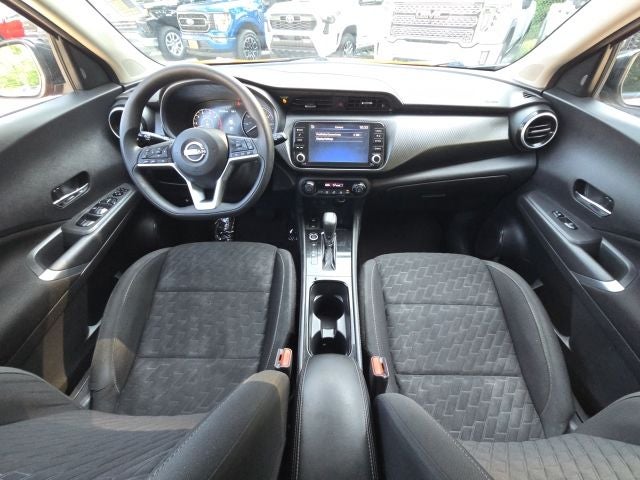 2022 Nissan Kicks SV