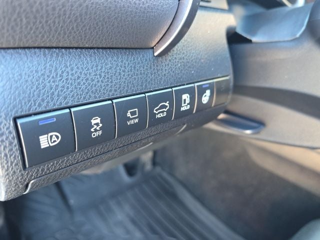 2022 Toyota Camry Hybrid XLE