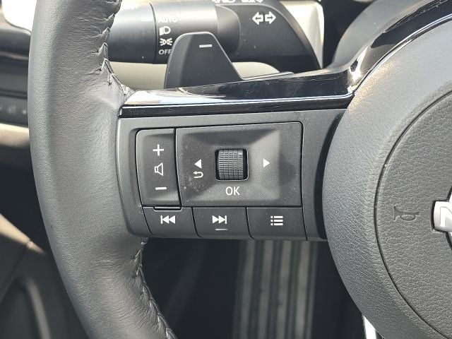 2023 Nissan Pathfinder SV