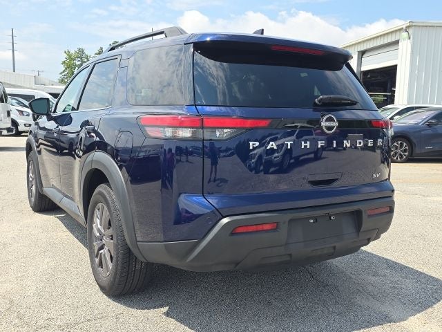 2023 Nissan Pathfinder SV