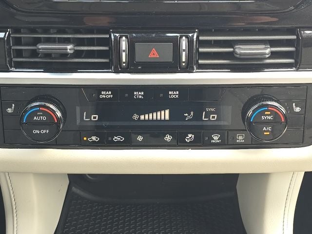 2023 Nissan Pathfinder SV