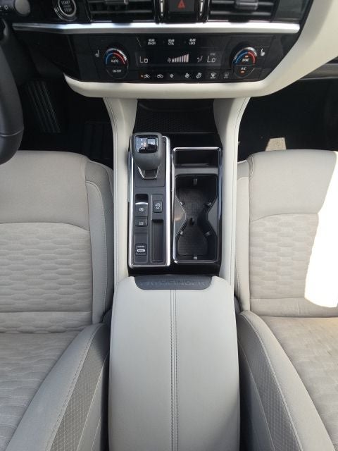 2023 Nissan Pathfinder SV