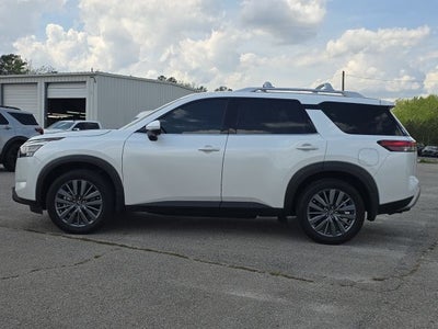 2025 Nissan Pathfinder SL