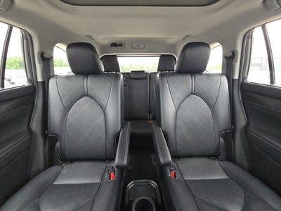 2023 Toyota Highlander Platinum